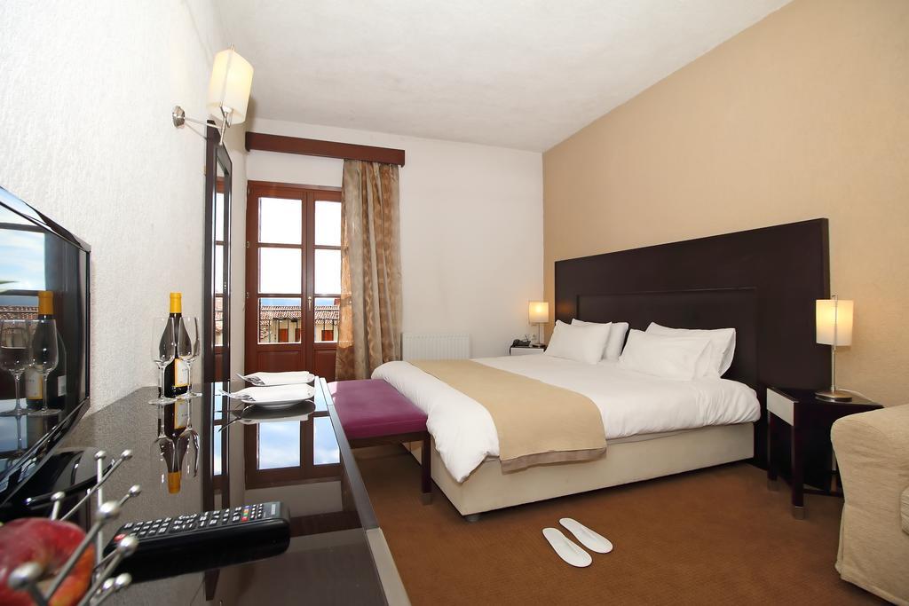 Boutique Hotel Parnassia Arachova Exteriör bild